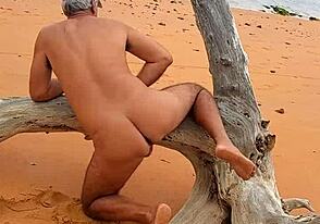 ladysilva latina gay showing off hot bunda at the beach! 🌊
