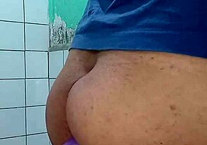 Young gay man’s amateur video of bareback sex in high heels