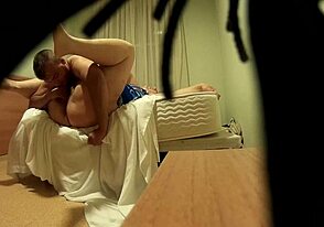 Pareja Pillada En Un Hotel Mientras Ella Le Come El Culo Y Mete Un Dedo En El Ano A Su Novio