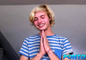 Gay masturbation scene turns into bareback action