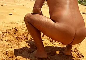 Latina lady's beach solo show