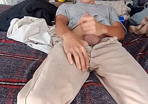 A young guy throwing his milk while fucking, so hot