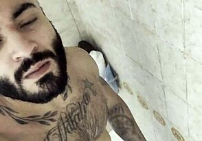 Dude's ready for masturbation after shower, don't miss