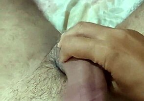 Ladysilva is a hot Latina who enjoys a lot of intense handjobs
