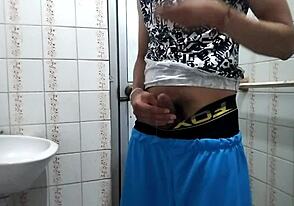 Kinky bathroom fun with bisexual stud