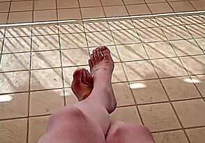 Two Minutes of My Bare Feet in Amateur Bisexual Clip.