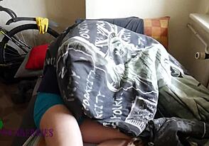 European boyfriends enjoy cumshots together
