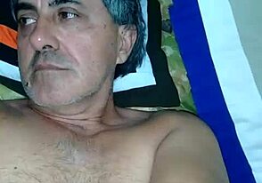 yo, check this safadinho gostosinho doing his solo thing!