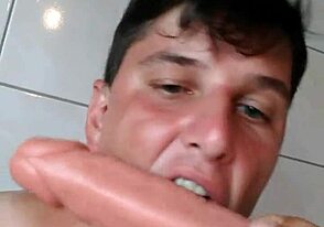 Serbian webcam show: oral sex and fetish fun with a toy