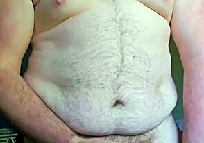 damn, watching this muscle chub cum is pure fire